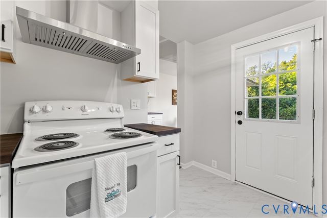 26 Marshall Ave, Colonial Beach, VA 22443