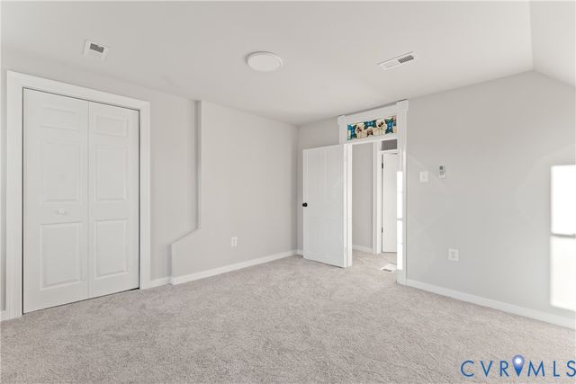 26 Marshall Ave, Colonial Beach, VA 22443