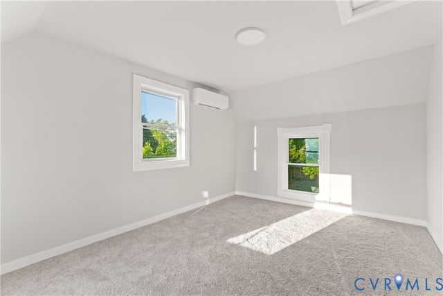 26 Marshall Ave, Colonial Beach, VA 22443