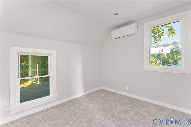 26 Marshall Ave, Colonial Beach, VA 22443