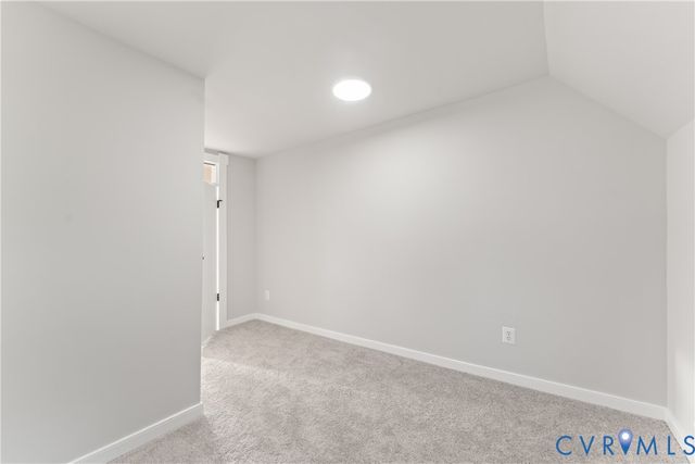 26 Marshall Ave, Colonial Beach, VA 22443