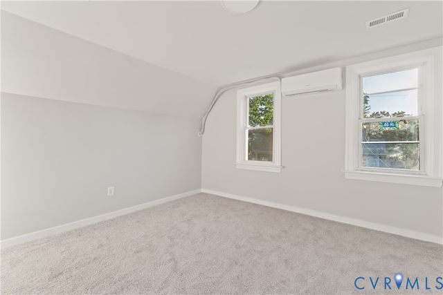 26 Marshall Ave, Colonial Beach, VA 22443