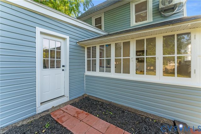 26 Marshall Ave, Colonial Beach, VA 22443