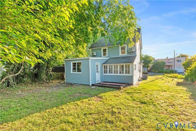 26 Marshall Ave, Colonial Beach, VA 22443