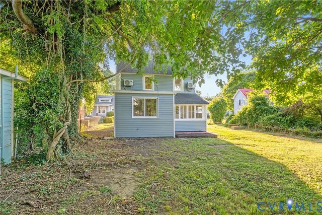 26 Marshall Ave, Colonial Beach, VA 22443