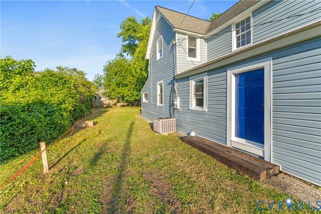 26 Marshall Ave, Colonial Beach, VA 22443