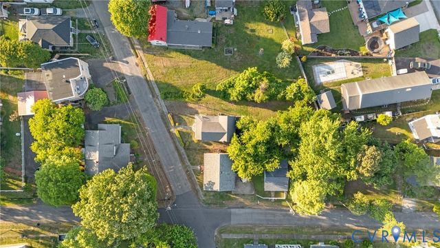 26 Marshall Ave, Colonial Beach, VA 22443