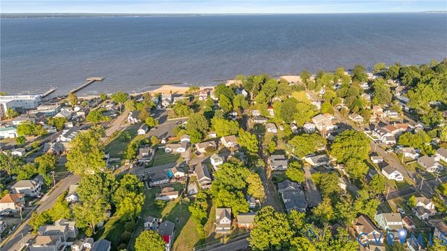 26 Marshall Ave, Colonial Beach, VA 22443