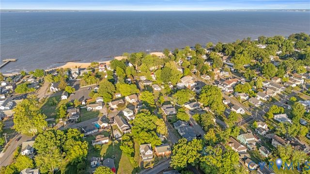 26 Marshall Ave, Colonial Beach, VA 22443
