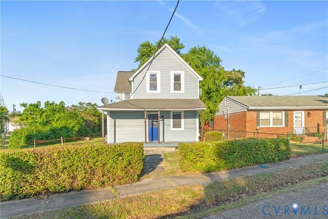 26 Marshall Ave, Colonial Beach, VA 22443