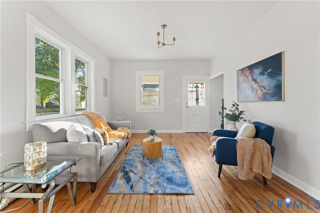 26 Marshall Ave, Colonial Beach, VA 22443