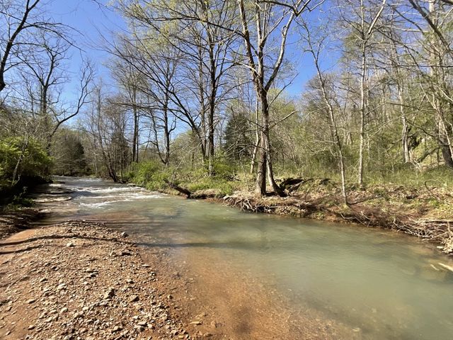 3712 Budds Creek Rd, Palmyra, TN 37142