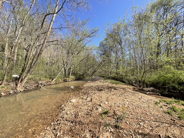 3712 Budds Creek Rd, Palmyra, TN 37142