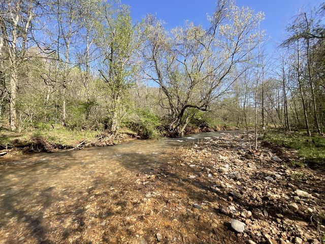 3712 Budds Creek Rd, Palmyra, TN 37142