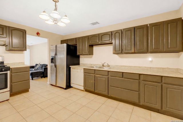 8501 Spotted Deer, San Antonio, TX 78242