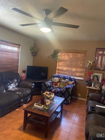 704 S Williams Street, Bakersfield, CA 93307