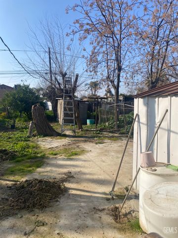 704 S Williams Street, Bakersfield, CA 93307