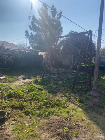 704 S Williams Street, Bakersfield, CA 93307