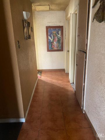 704 S Williams Street, Bakersfield, CA 93307