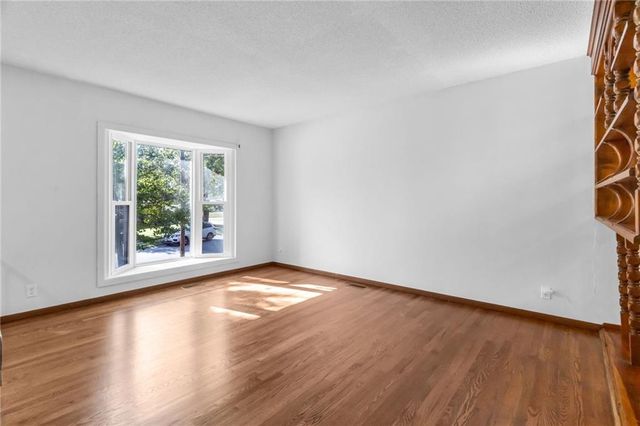 816 N Ponca Drive, Independence, MO 64056