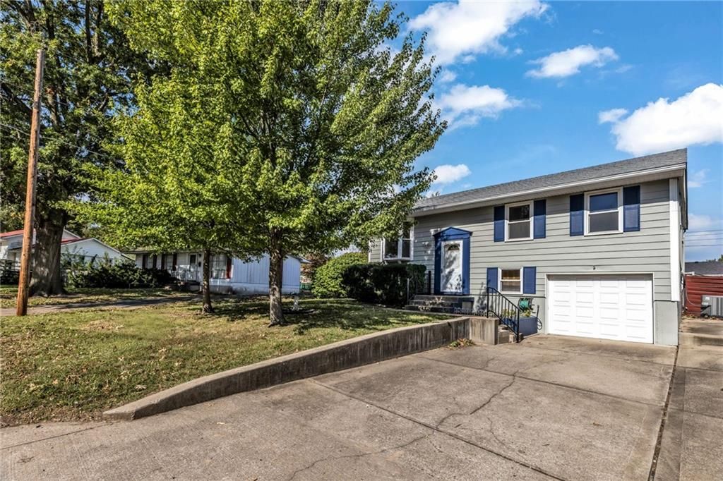 816 N Ponca Drive, Independence, MO 64056