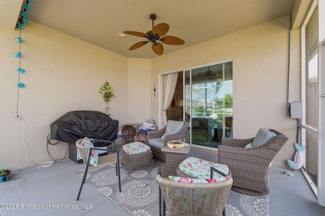 2732 Devonoak Boulevard, Land O'lakes, FL 34638