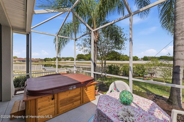 2732 Devonoak Boulevard, Land O'lakes, FL 34638