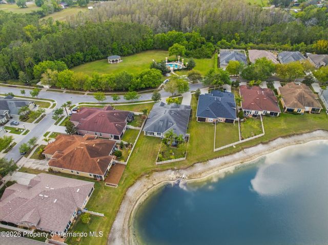 2732 Devonoak Boulevard, Land O'lakes, FL 34638