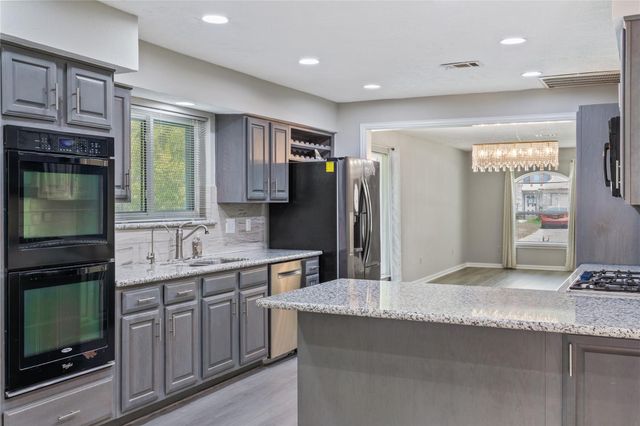 19619 Pine Cluster Lane, Humble, TX 77346