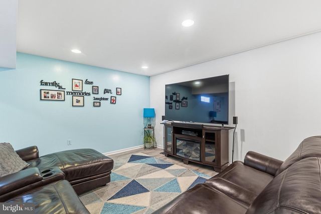 16040 LACONIA CIR, Woodbridge, VA 22191
