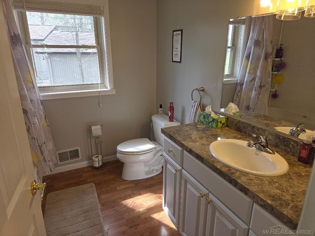 5700 Royal Court Court, Butman, MI 48624