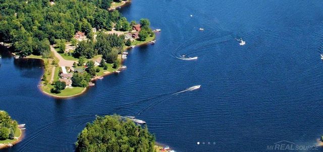 5700 Royal Court Court, Butman, MI 48624