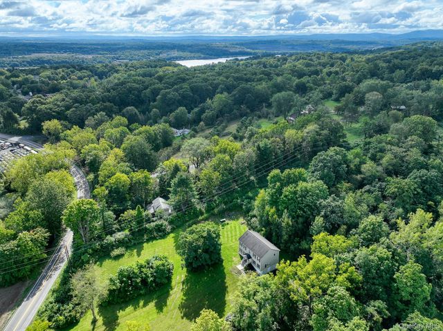 99 Milton Turnpike, Milton, NY 12547