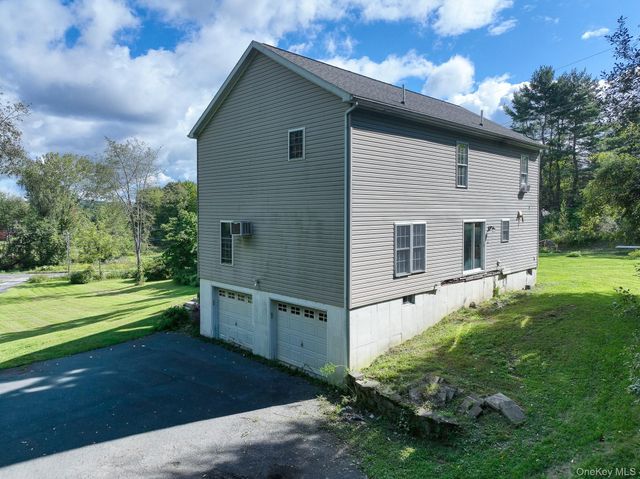 99 Milton Turnpike, Milton, NY 12547