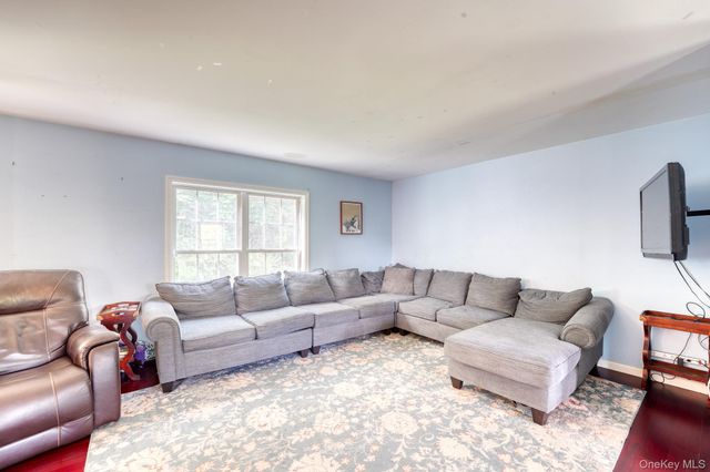 99 Milton Turnpike, Milton, NY 12547