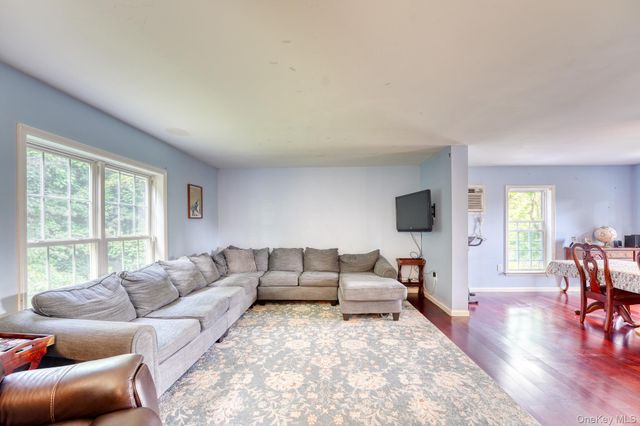 99 Milton Turnpike, Milton, NY 12547