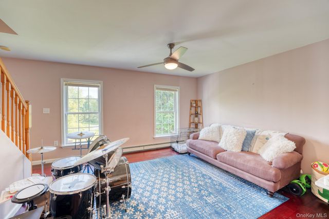99 Milton Turnpike, Milton, NY 12547