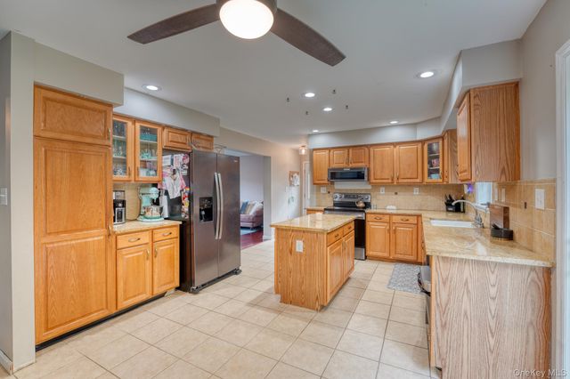 99 Milton Turnpike, Milton, NY 12547