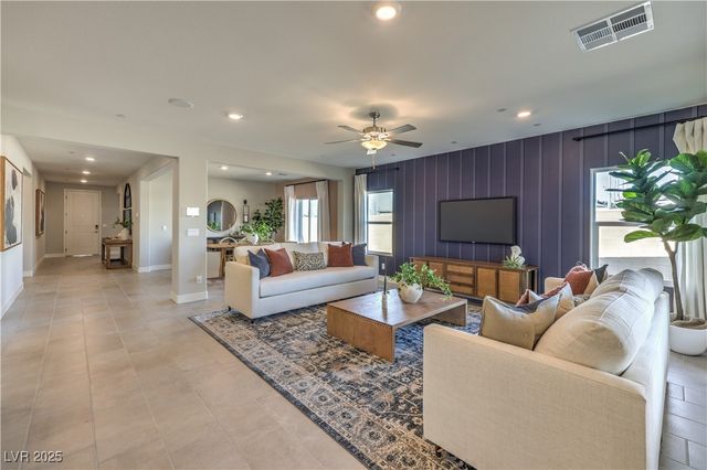 1011 FOREST FALCON Drive 840, Henderson, NV 89011