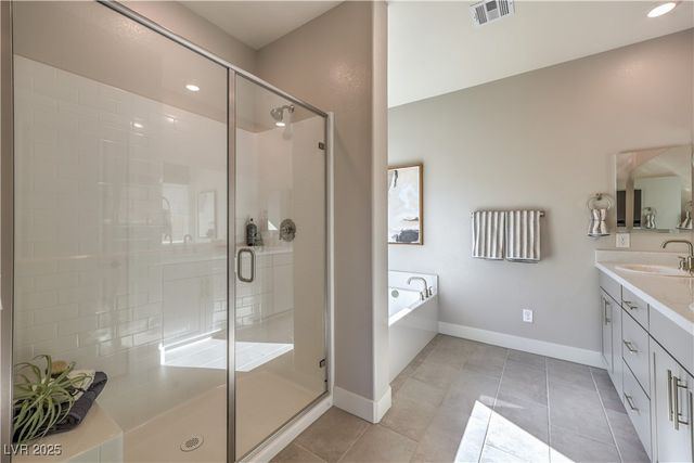 1011 FOREST FALCON Drive 840, Henderson, NV 89011