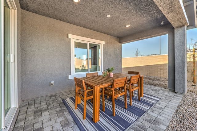 1011 FOREST FALCON Drive 840, Henderson, NV 89011