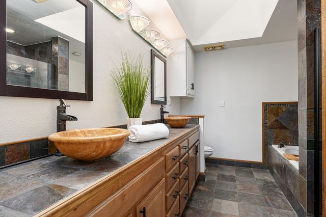 10550 Berry Knoll Drive, Dallas, TX 75230