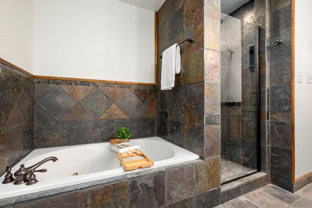 10550 Berry Knoll Drive, Dallas, TX 75230