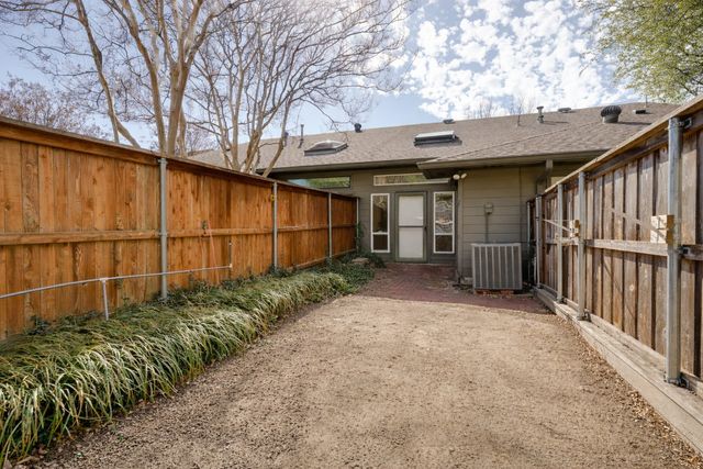 10550 Berry Knoll Drive, Dallas, TX 75230