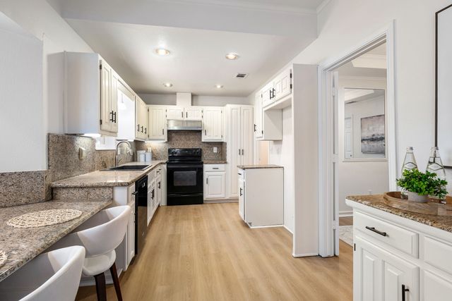 10550 Berry Knoll Drive, Dallas, TX 75230