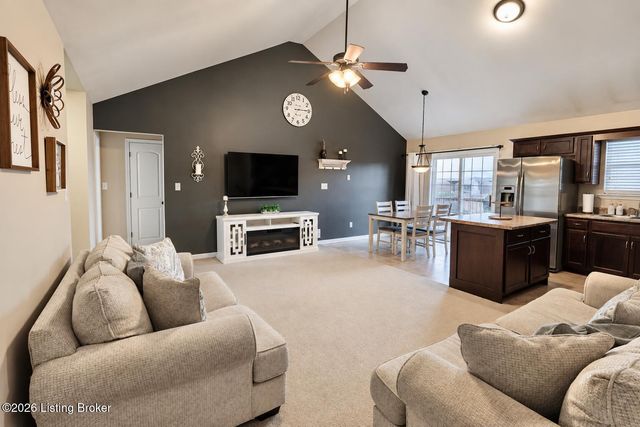364 Berger Farm Dr, Mt Washington, KY 40047