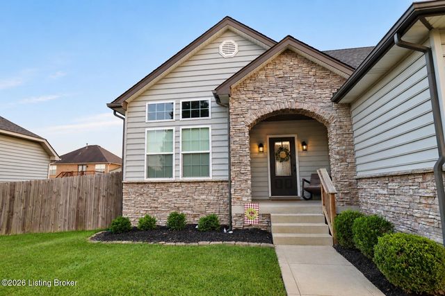 364 Berger Farm Dr, Mt Washington, KY 40047