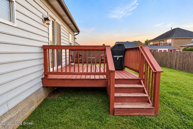 364 Berger Farm Dr, Mt Washington, KY 40047