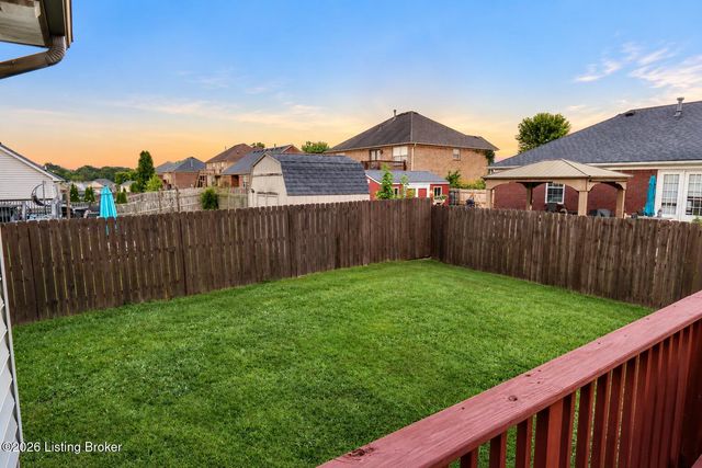 364 Berger Farm Dr, Mt Washington, KY 40047