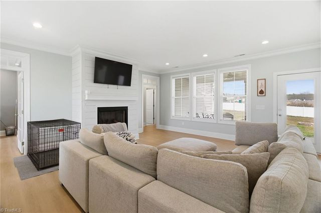 333 Wynnfall Drive, Lexington, NC 27295